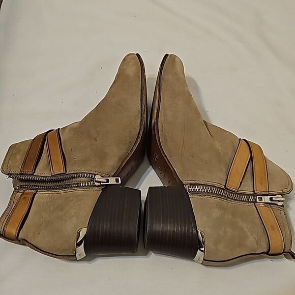 Coach Suede brown strap ankle boots 9 - Picture 5 of 7